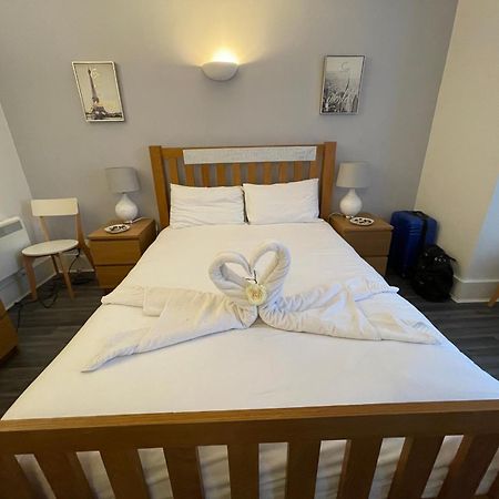 Bournemouth Hot Tub & Sauna Holiday Let Экстерьер фото