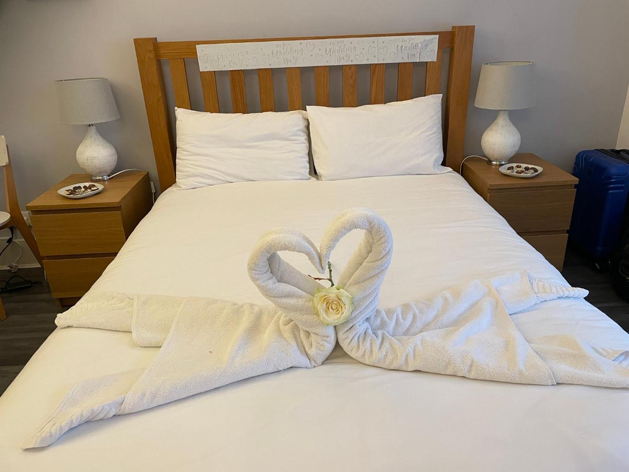 Bournemouth Hot Tub & Sauna Holiday Let Экстерьер фото