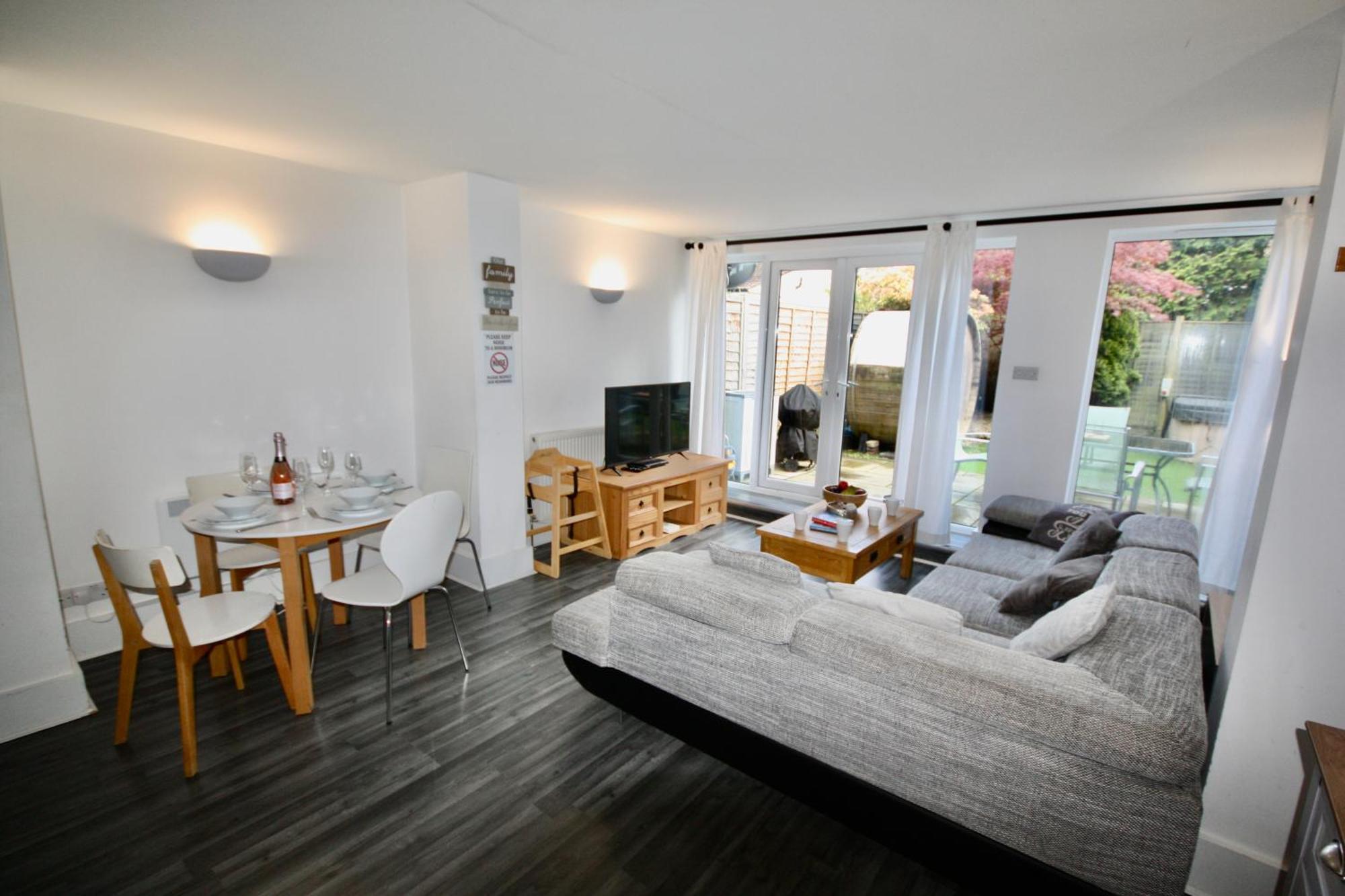 Bournemouth Hot Tub & Sauna Holiday Let Экстерьер фото