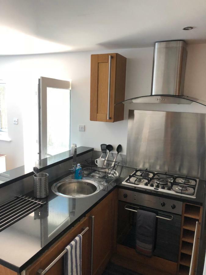 Bournemouth Hot Tub & Sauna Holiday Let Экстерьер фото