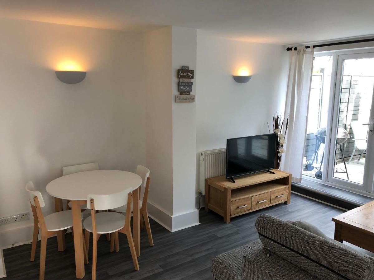 Bournemouth Hot Tub & Sauna Holiday Let Экстерьер фото