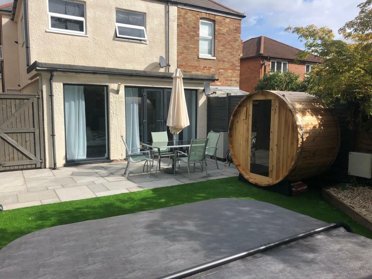 Bournemouth Hot Tub & Sauna Holiday Let Экстерьер фото